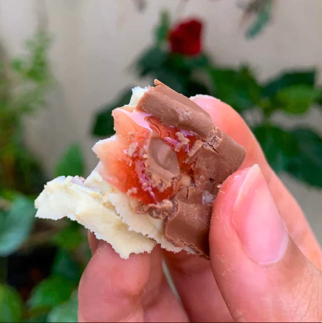 Milka MMMAX Strawberry Cheesecake - 300g